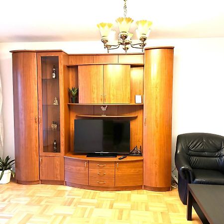 Vintage Bucharest Apartment Bagian luar foto