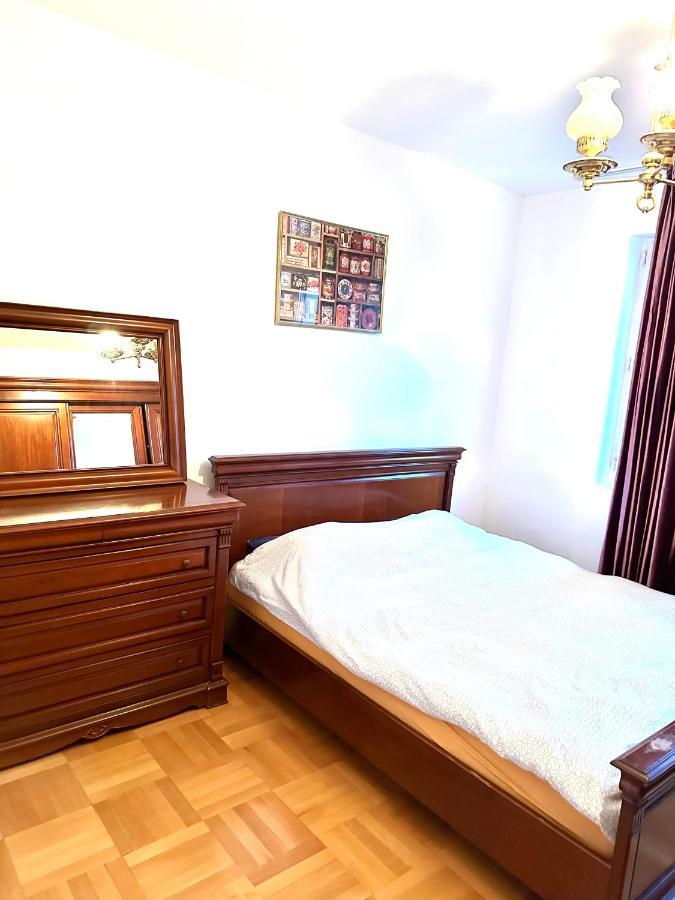 Vintage Bucharest Apartment Bagian luar foto