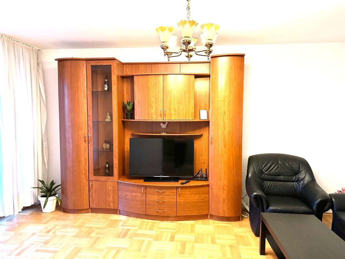 Vintage Bucharest Apartment Bagian luar foto
