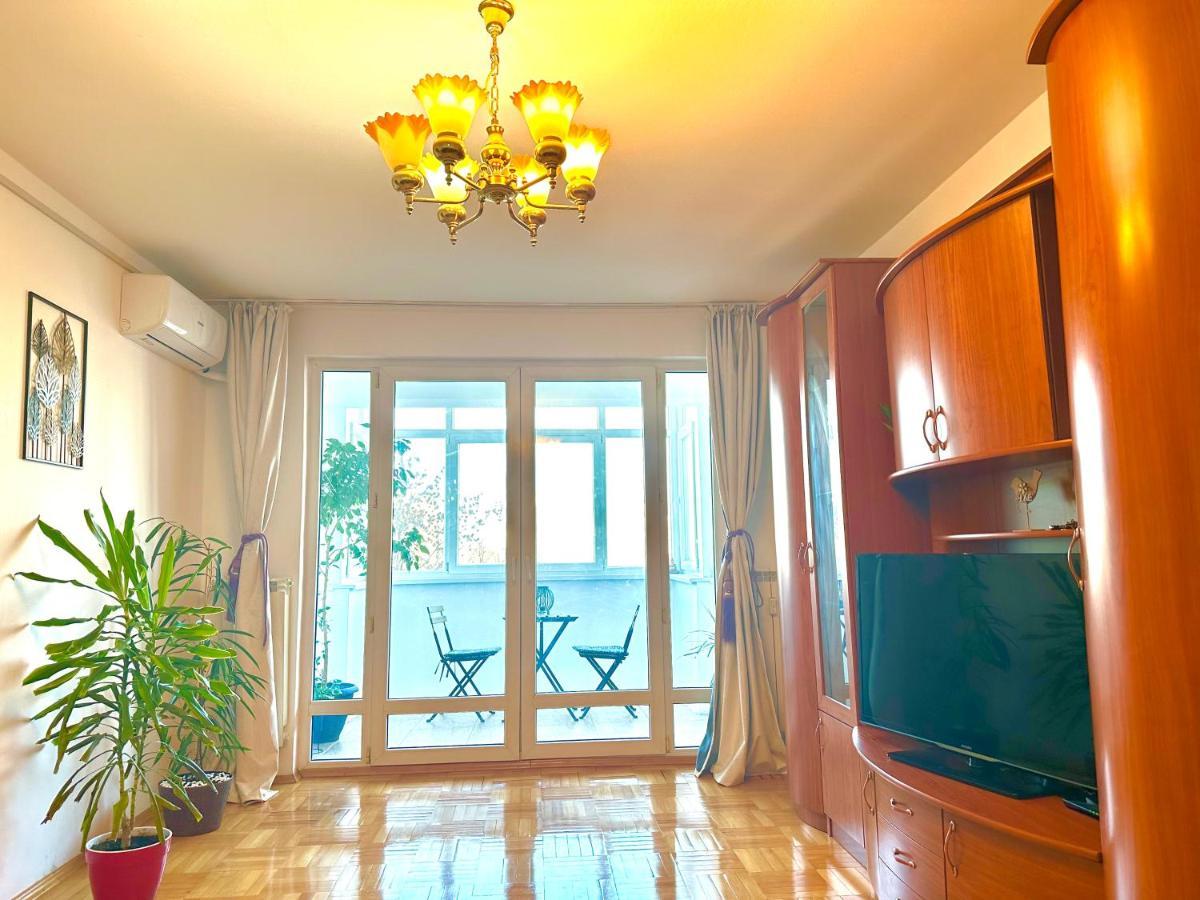 Vintage Bucharest Apartment Bagian luar foto